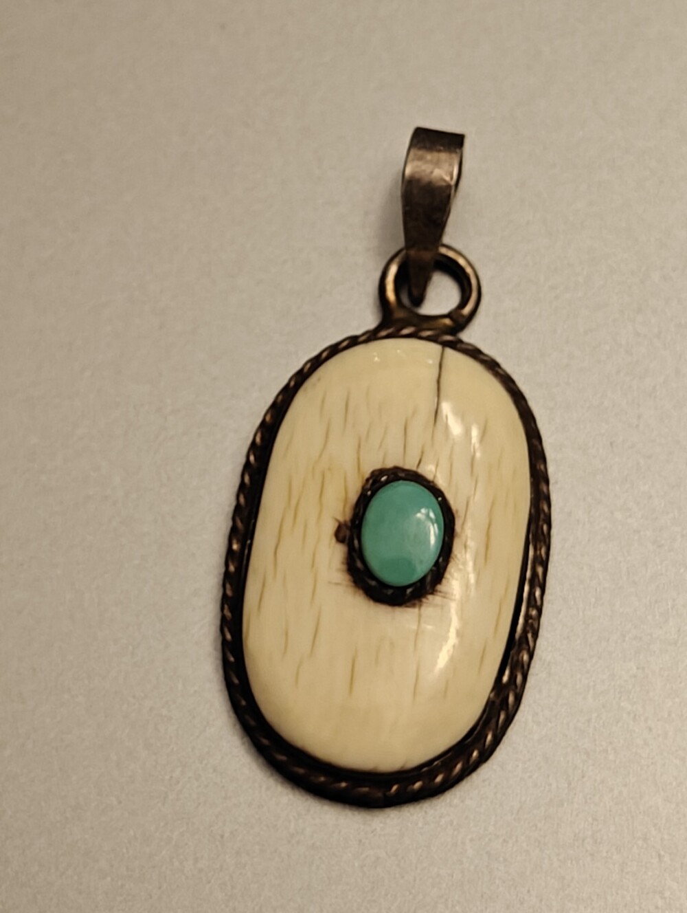 Old Southwestern Native American pendant - Picture 6 of 10